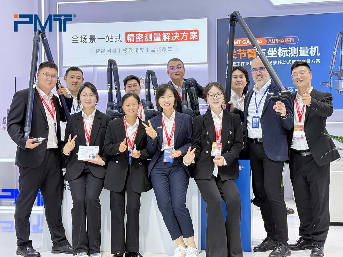 派姆特（PMT）在CCMT2026国际机床展展位合照