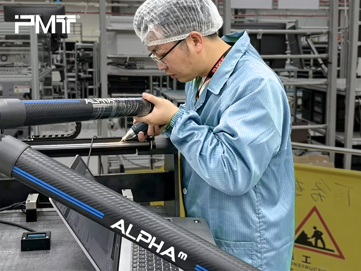 派姆特（PMT）关节臂式三坐标正在洁净车间中工作